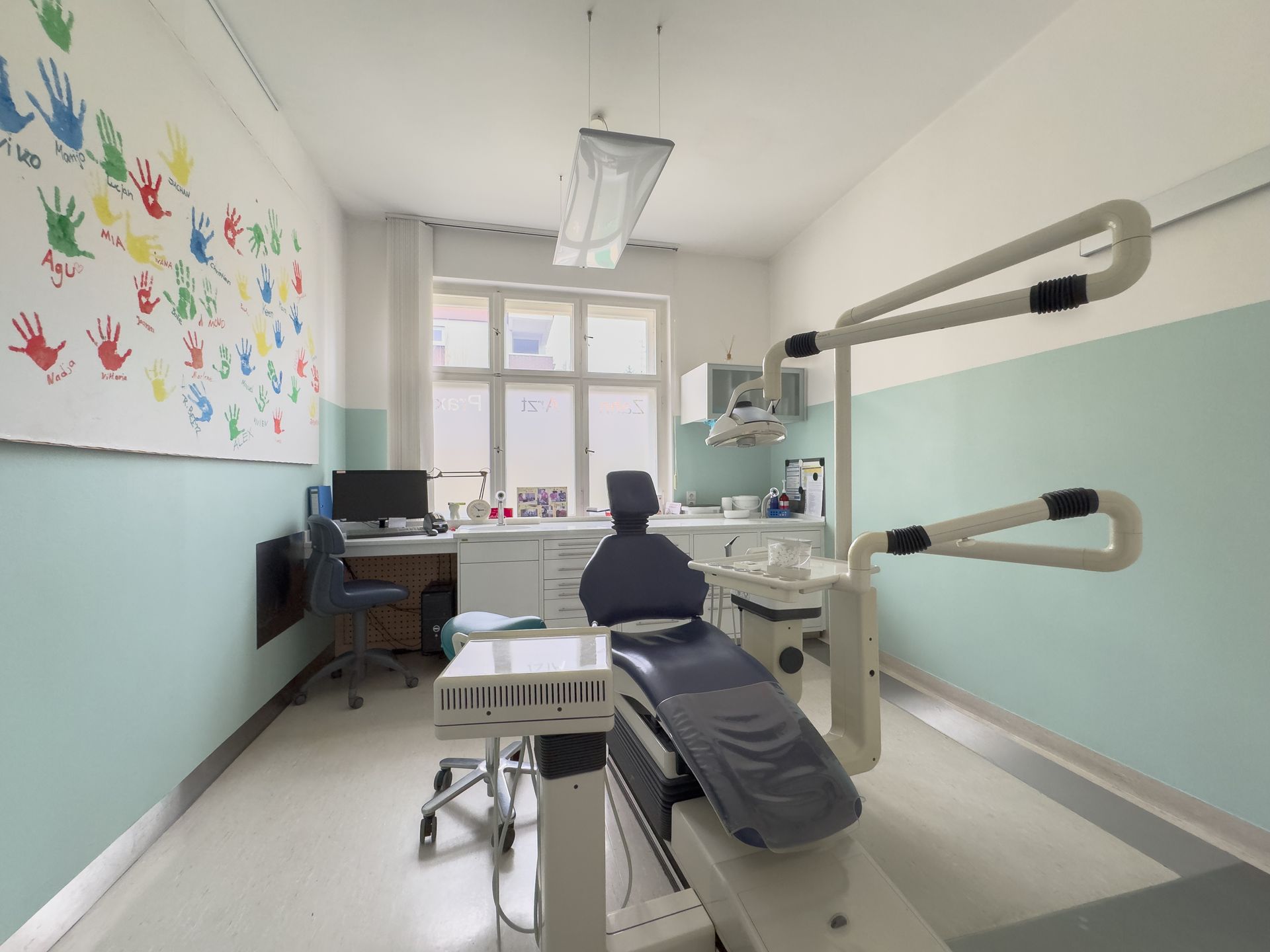 Prophylaxe-Zimmer der Zahnarztpraxis